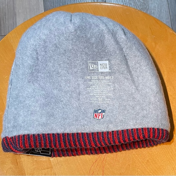 New New England Patriots Football New Era Tossle Beanie Hat - Picture 3 of 3